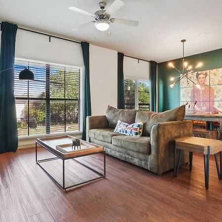 Stylish 4Br With Smart Tv And Free Garage Parking Appartement Austin Buitenkant foto