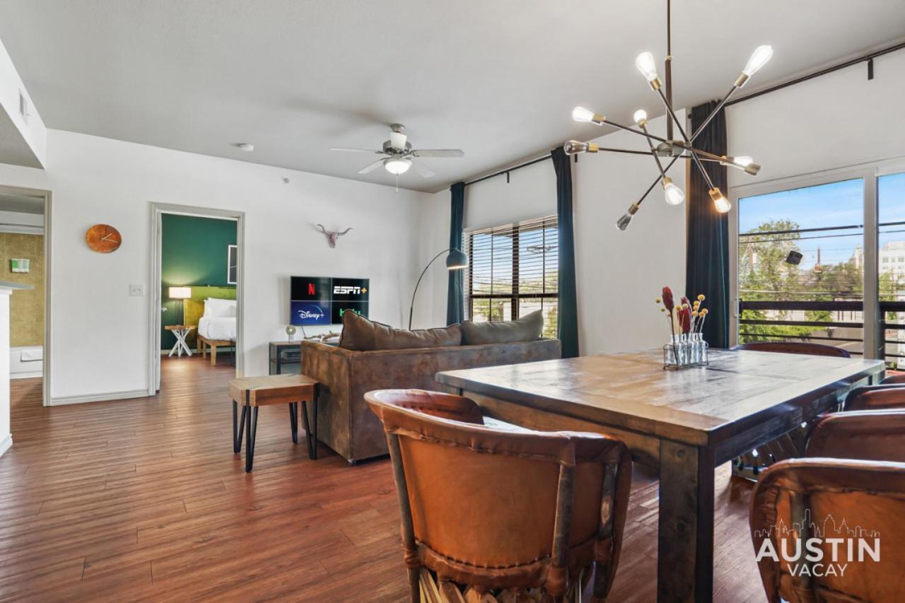 Stylish 4Br With Smart Tv And Free Garage Parking Appartement Austin Buitenkant foto