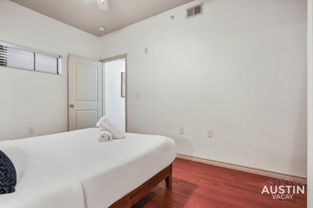 Stylish 4Br With Smart Tv And Free Garage Parking Appartement Austin Buitenkant foto