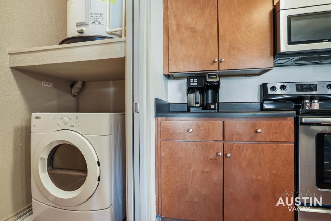 Stylish 4Br With Smart Tv And Free Garage Parking Appartement Austin Buitenkant foto