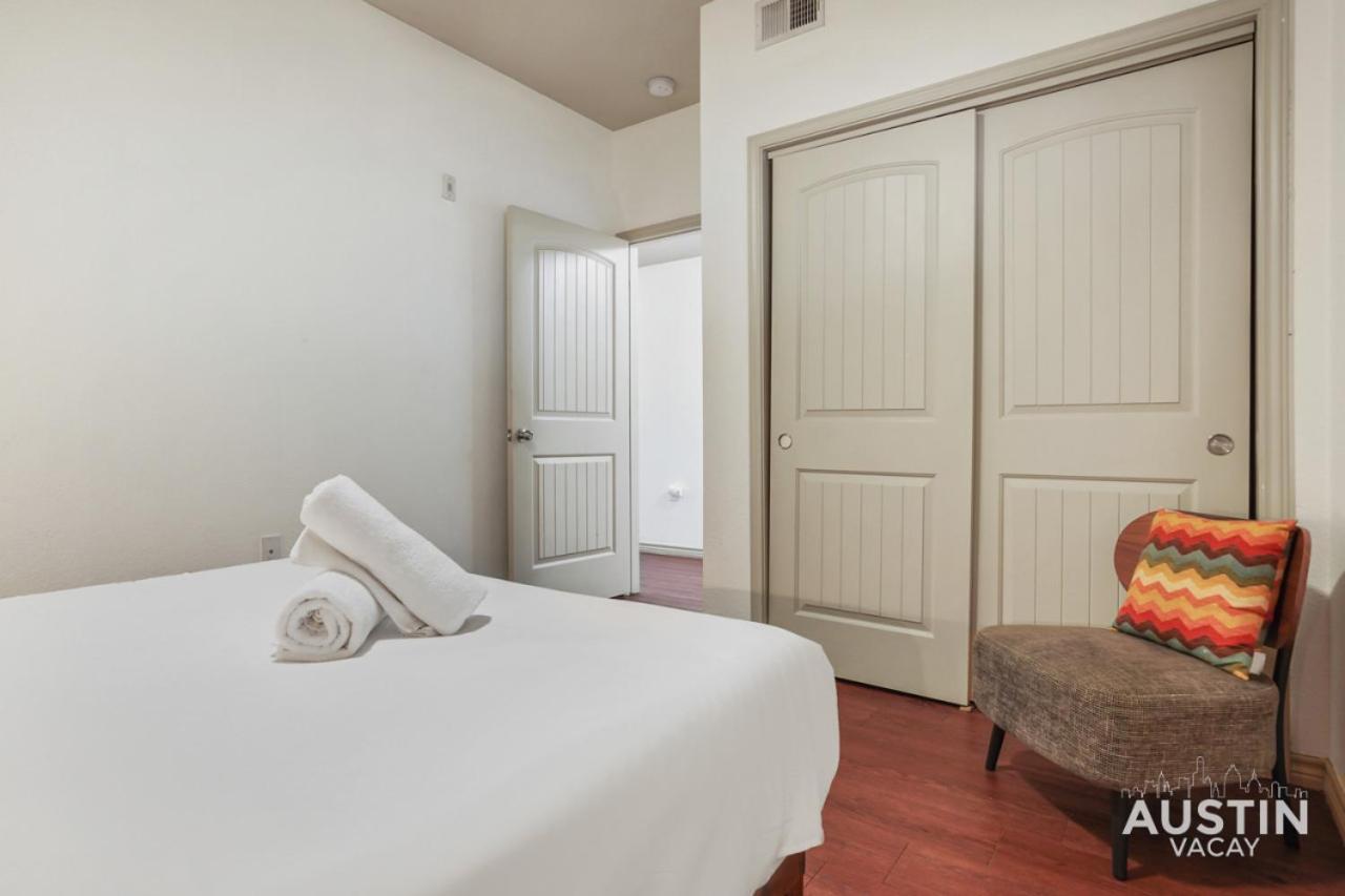 Stylish 4Br With Smart Tv And Free Garage Parking Appartement Austin Buitenkant foto